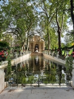 fontaine-medicis-400